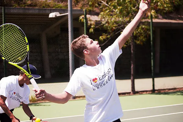 Tennis aggiuntivo nei campus estivi di Enforex