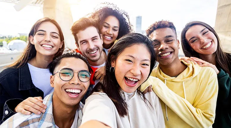 Studenti internazionali godono di corsi immersivi in una vivace città andalusa