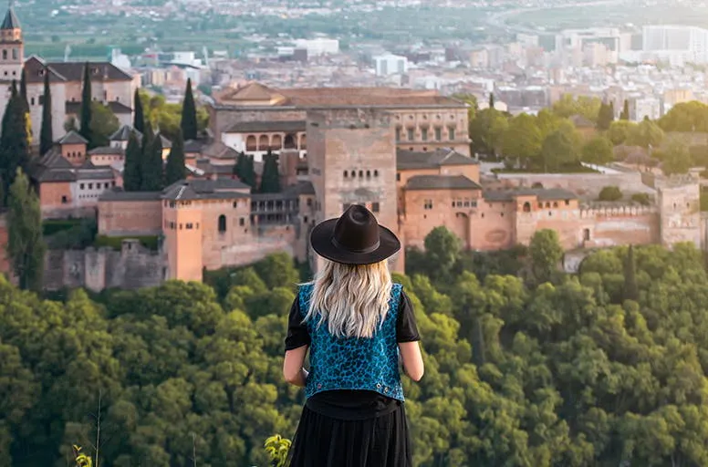 Esplora il quartiere Albaicín di Granada e immergiti nella storia