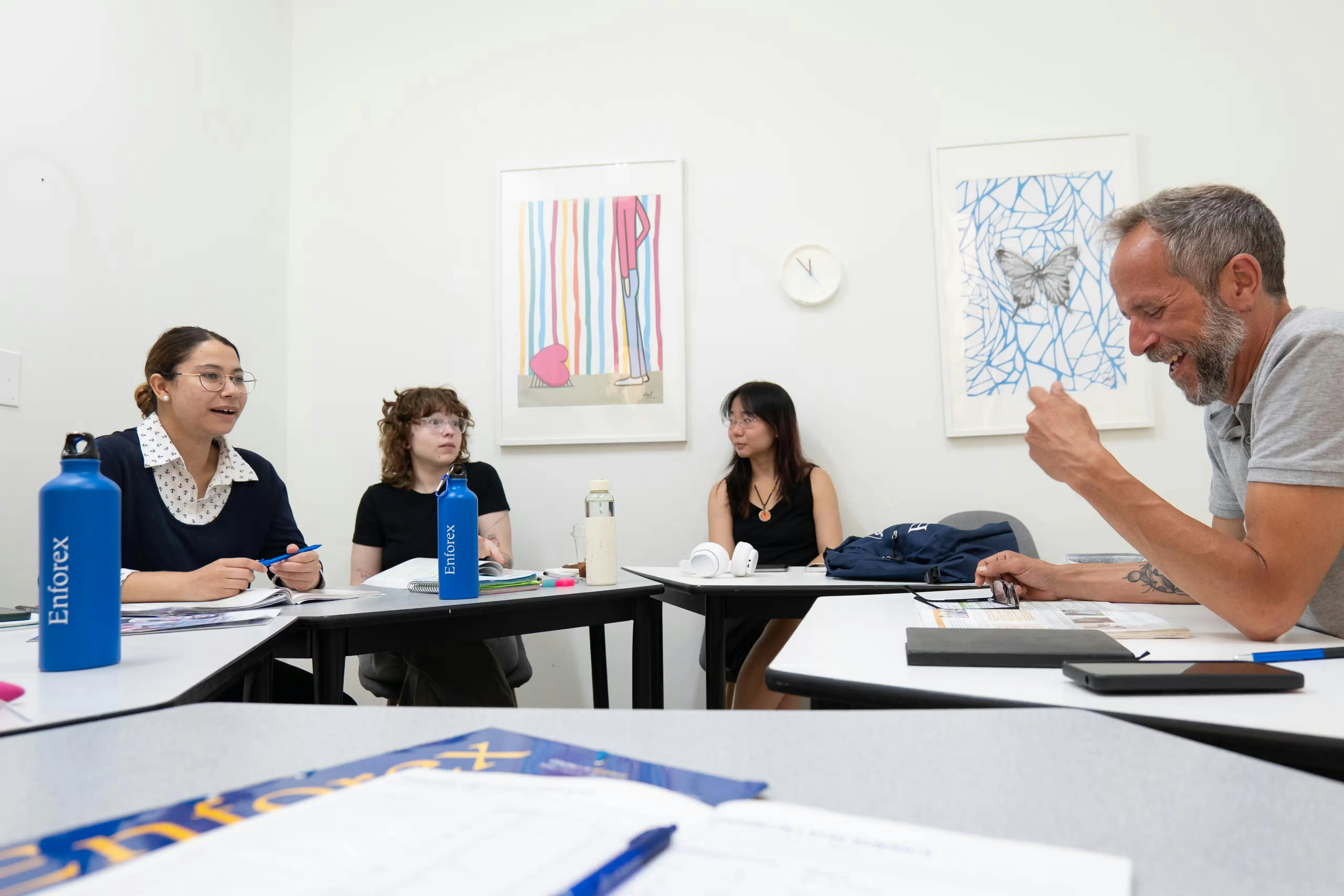 Impara lo spagnolo a Granada mentre godi delle terrazze scolastiche suggestive e della singolare atmosfera culturale della città