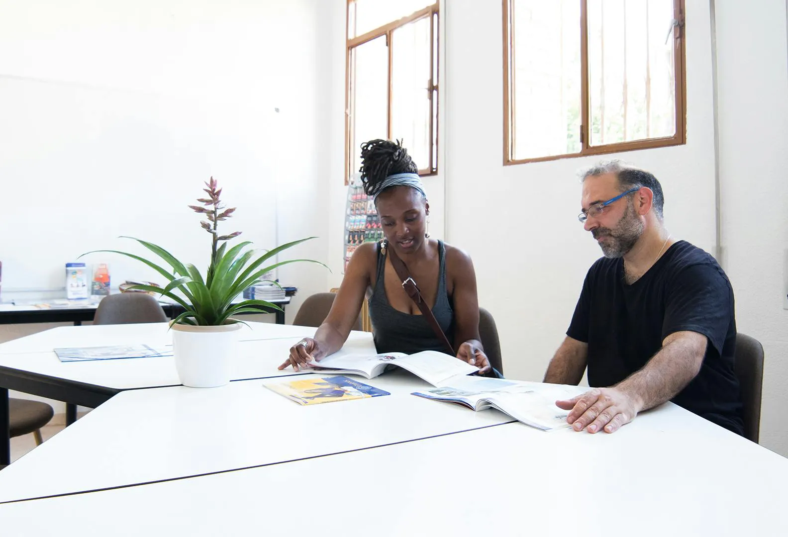 Impara lo spagnolo nelle nostre aule a Granada e goditi lezioni immersive, la cultura e la vita studentesca in Andalusia