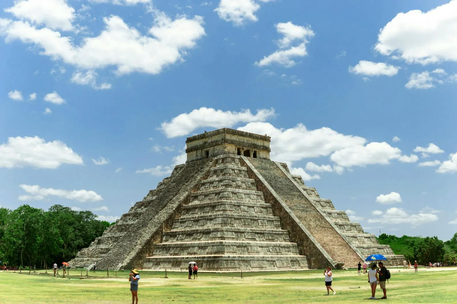 il sito archeologico di Chichén Itzá in un'escursione culturale di un'intera giornata