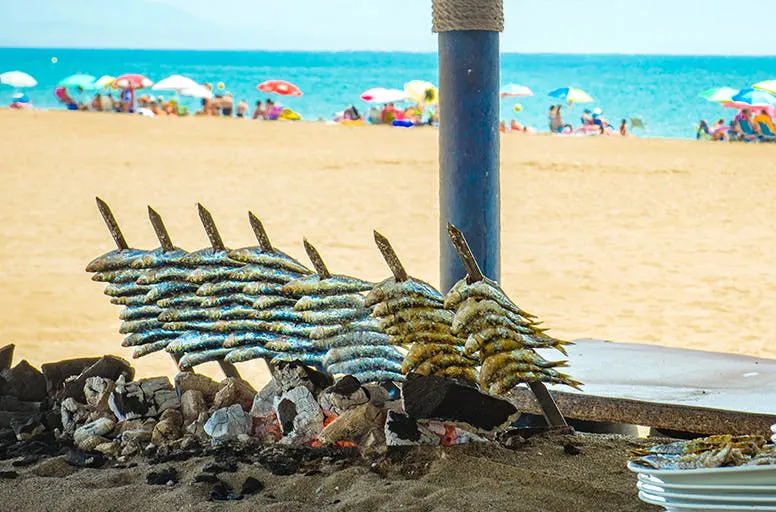 Espeto tradizionale in riva alla spiaggia
