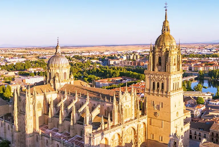 Impara lo spagnolo a Salamanca circondato da secoli di storia, eleganti piazze e autentica cultura spagnola