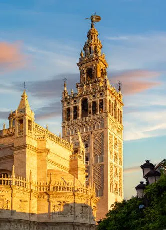 Impara lo spagnolo in una delle città più storiche e più belle e nel cuore storico: Siviglia