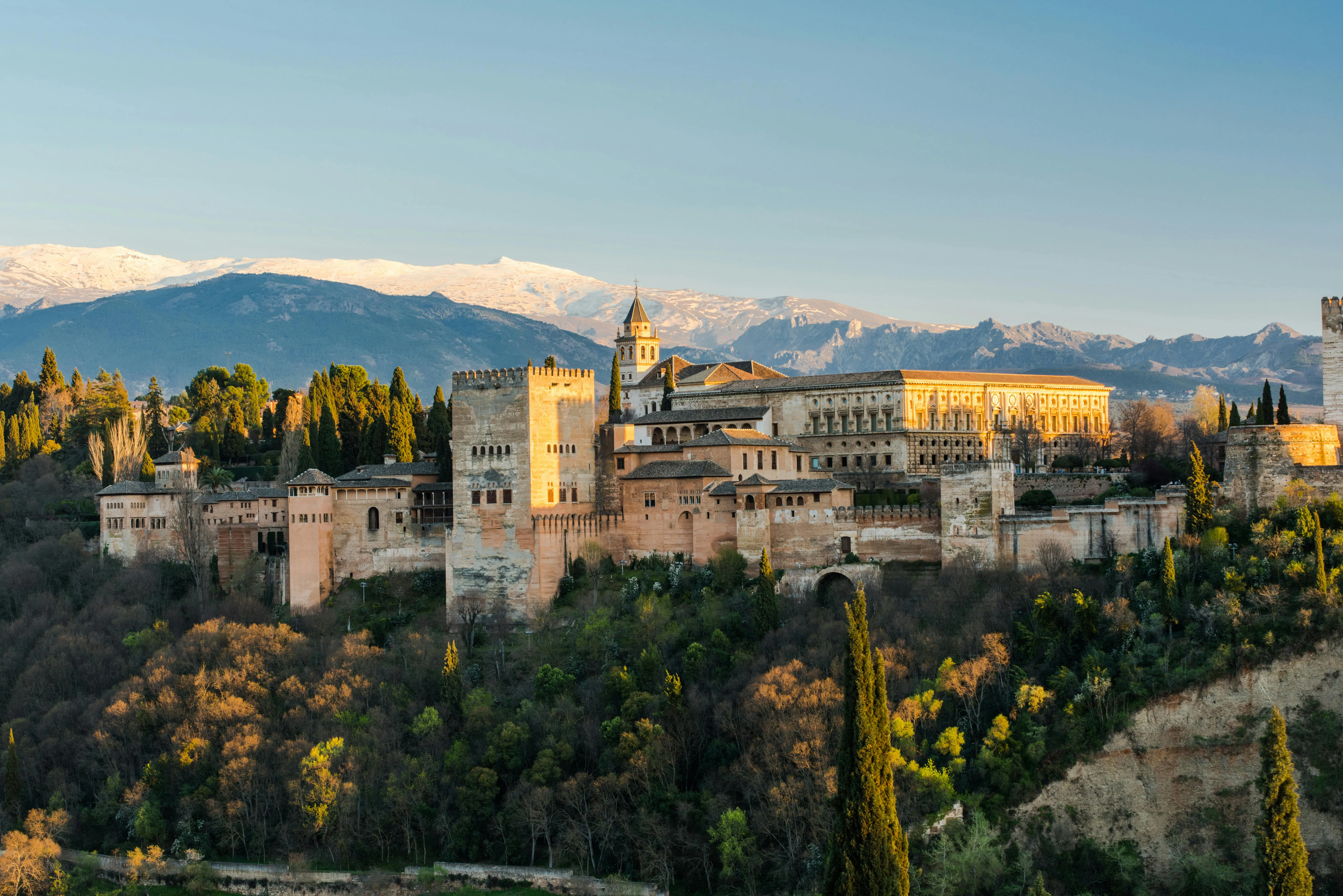 Impara lo spagnolo a Granada e goditi lezioni immersive, una storia ricca, la cultura delle tapas e le tradizioni andaluse