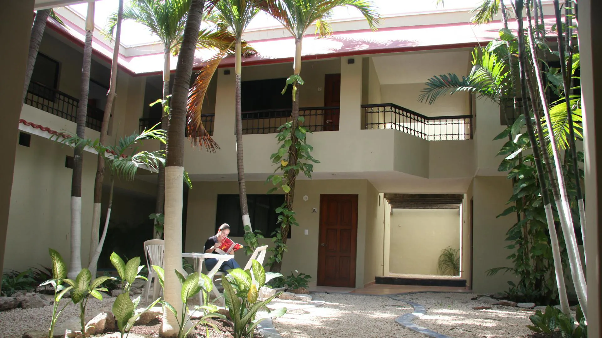 Playa del Carmen にある学生寮の外観