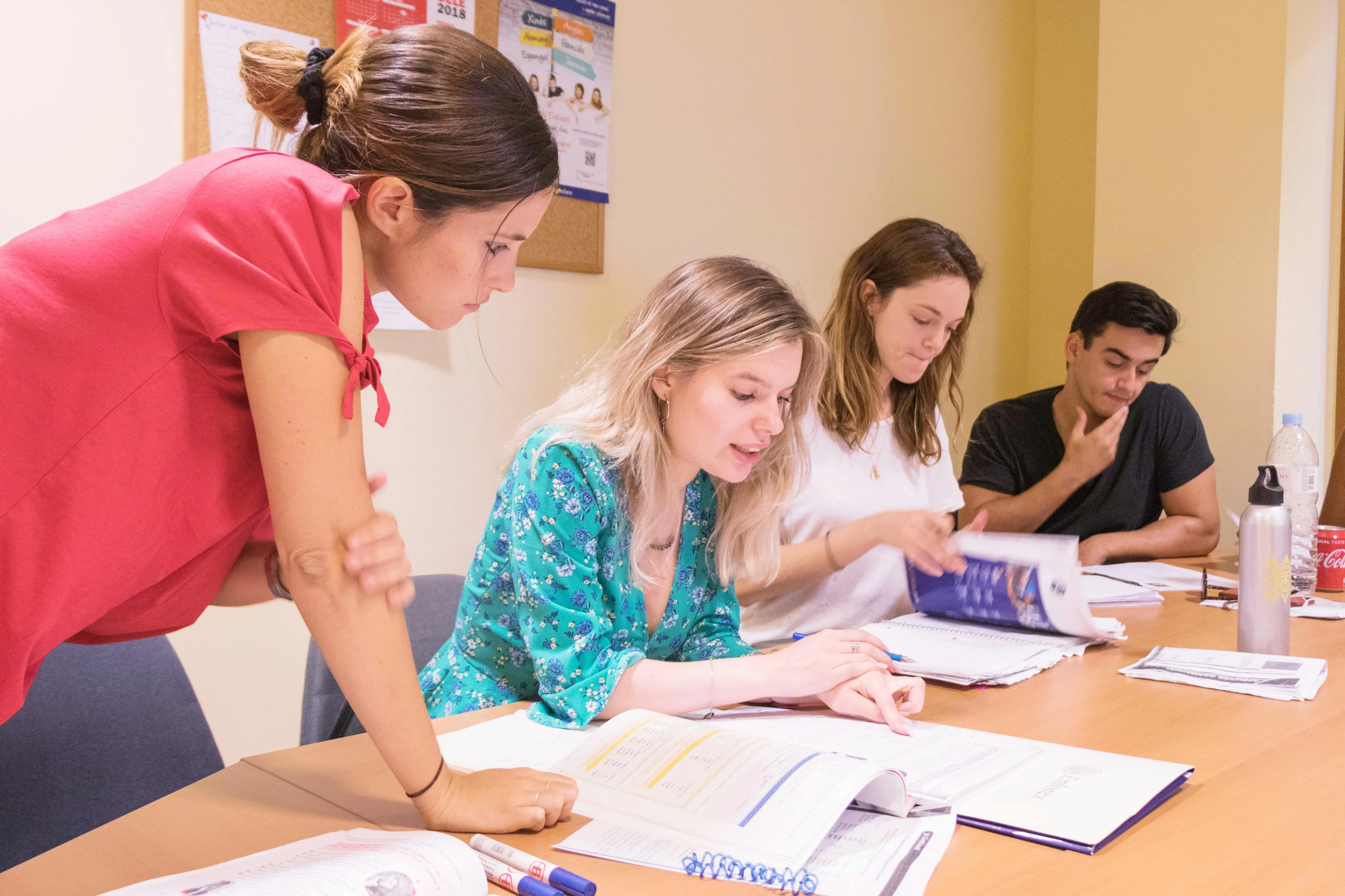 国際的な学生と一緒に当校バルセロナ校でスペイン語を学びましょう。没入型の授業と地中海文化をお楽しみください