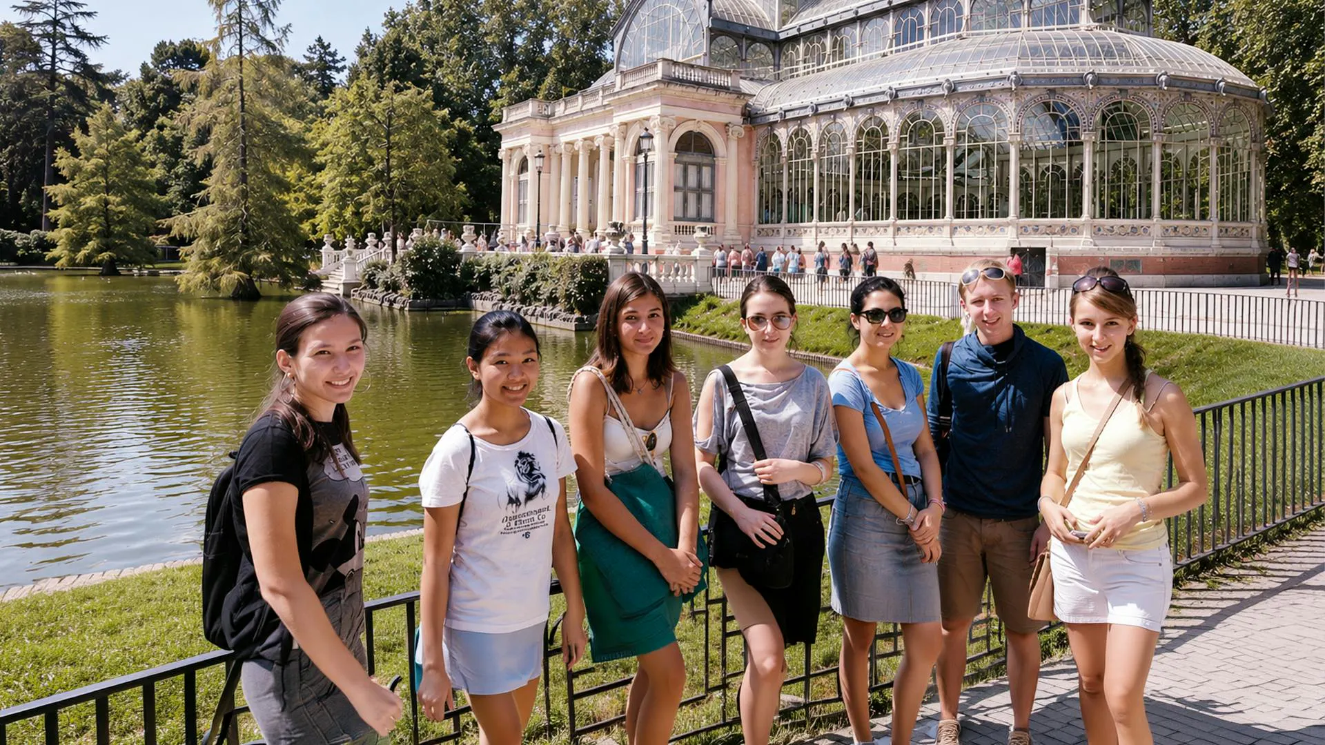 I campi estivi di Enforex a Madrid visitano il Palacio de Cristal