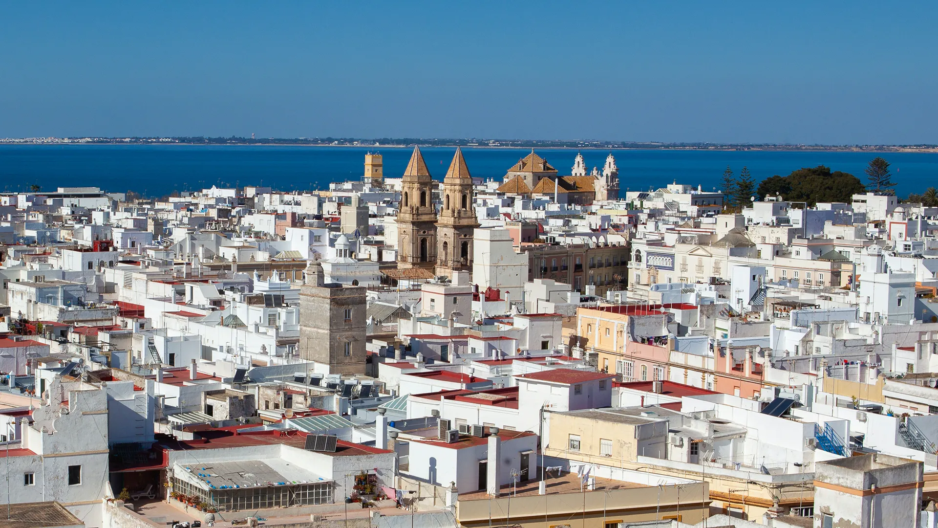 Vista panoramica della storica città di Cádiz