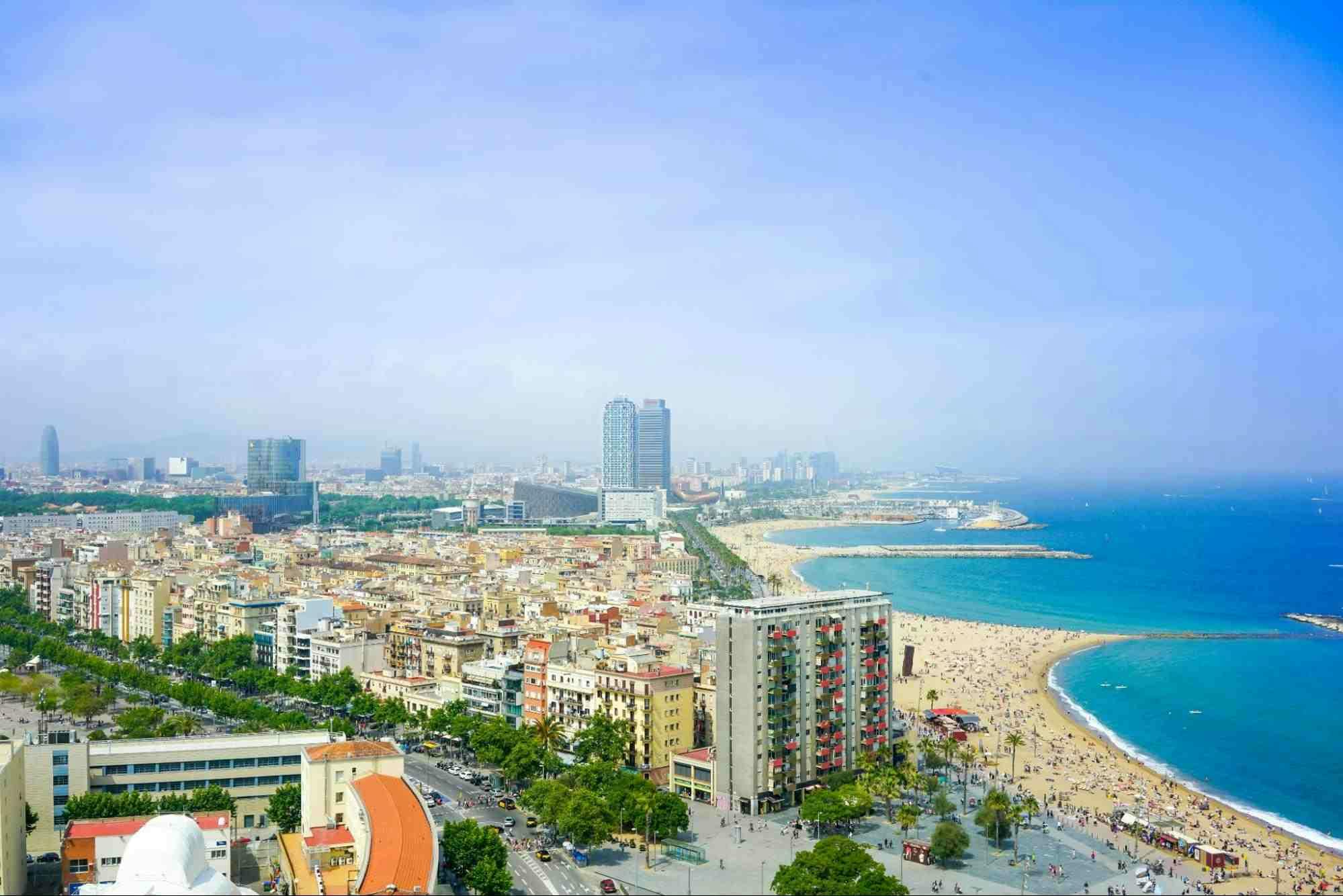 Cidade de praia vista de cima