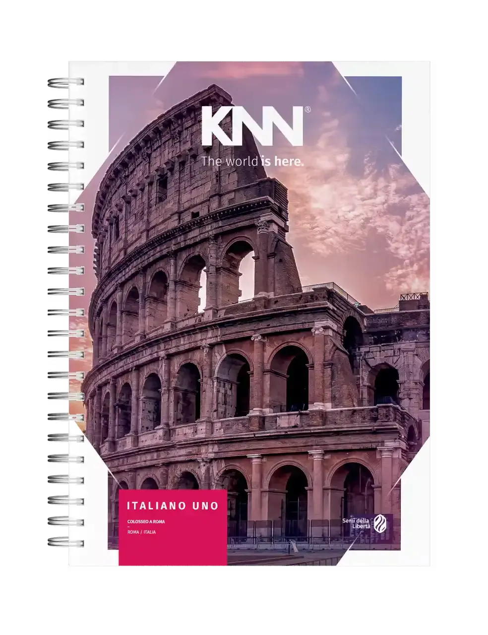 Capa de caderno da marca KNN com foto do Coliseu de Roma ao pôr do sol. Texto “ITALIANO UNO” e “Colosseo a Roma”, com referência a Roma, Itália.