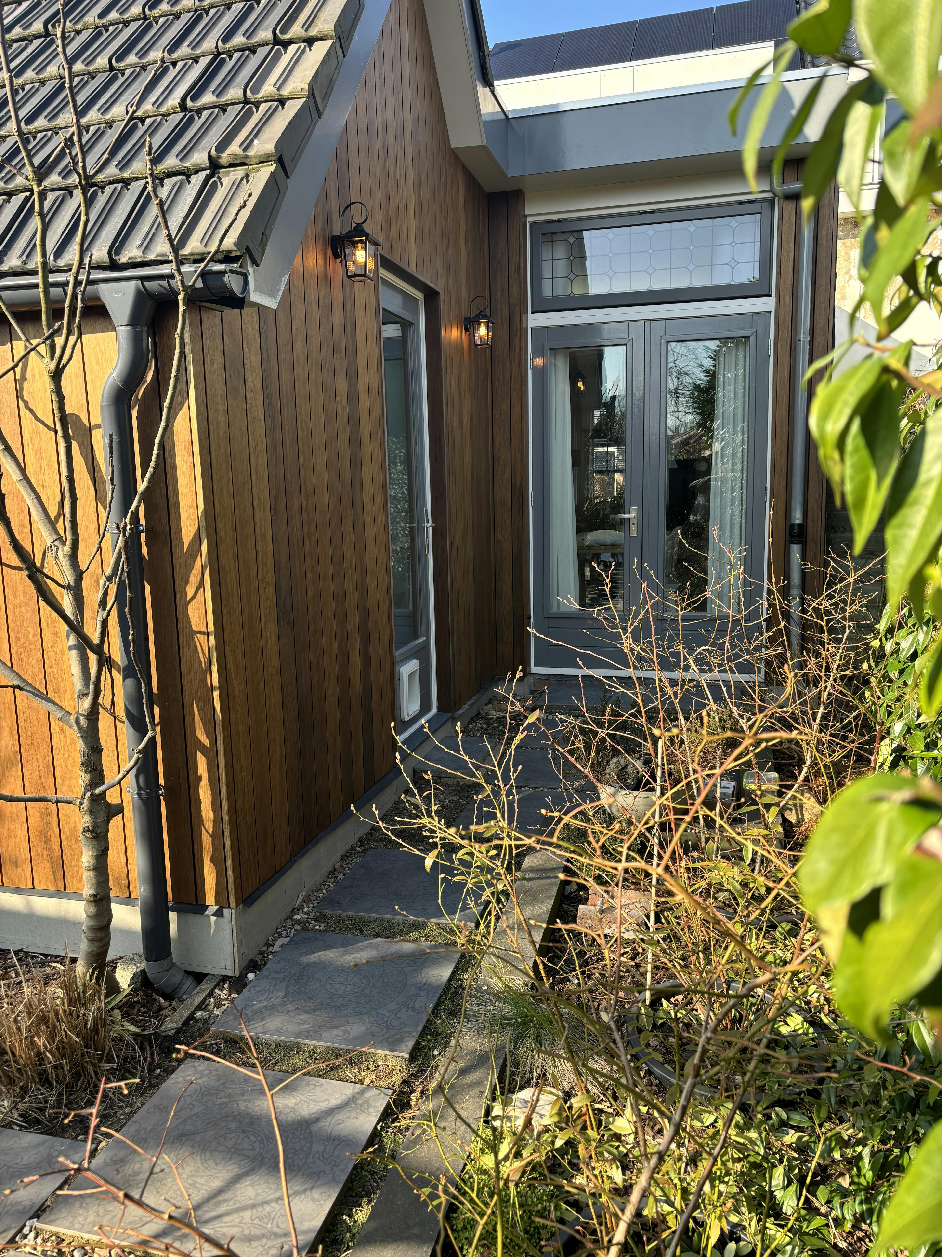 Gevelbekleding met Fraké hout