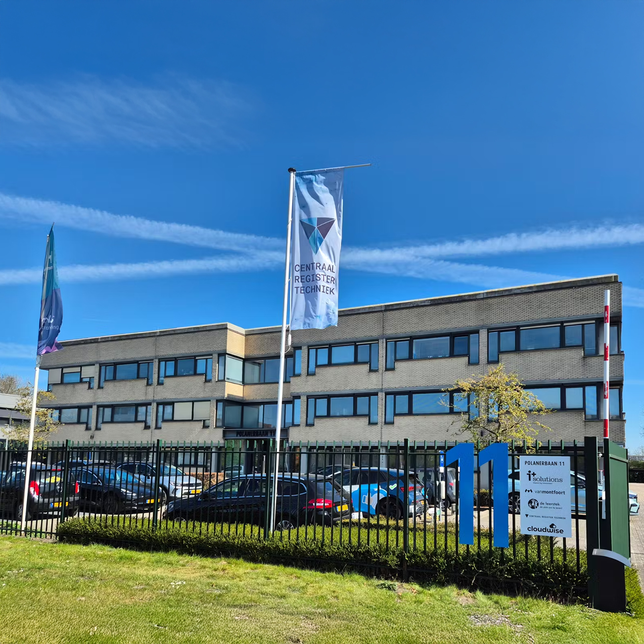 Verzamelgebouw waarin Stichting Centraal Register Techniek is gevestigd.