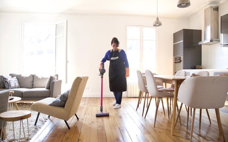 Faire nettoyer sa maison par une société de nettoyage - Azaé