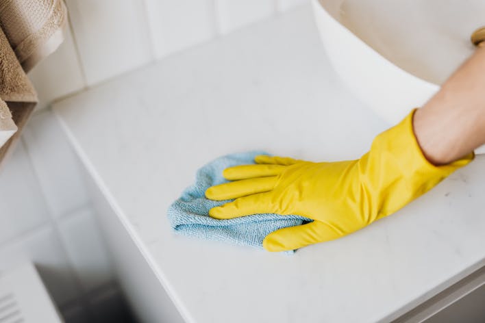 professional  bathroom cleaning in Manchester 