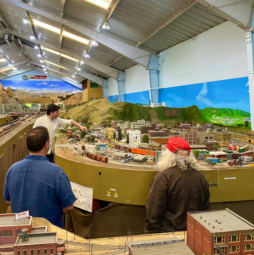Inside the Golden Gate Model Railroad Museum 