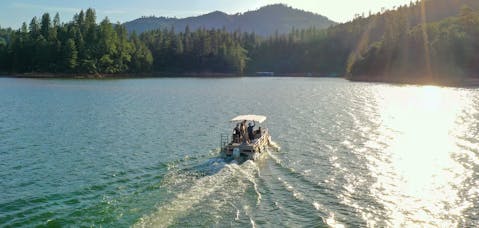 Boat on Shasta Lake