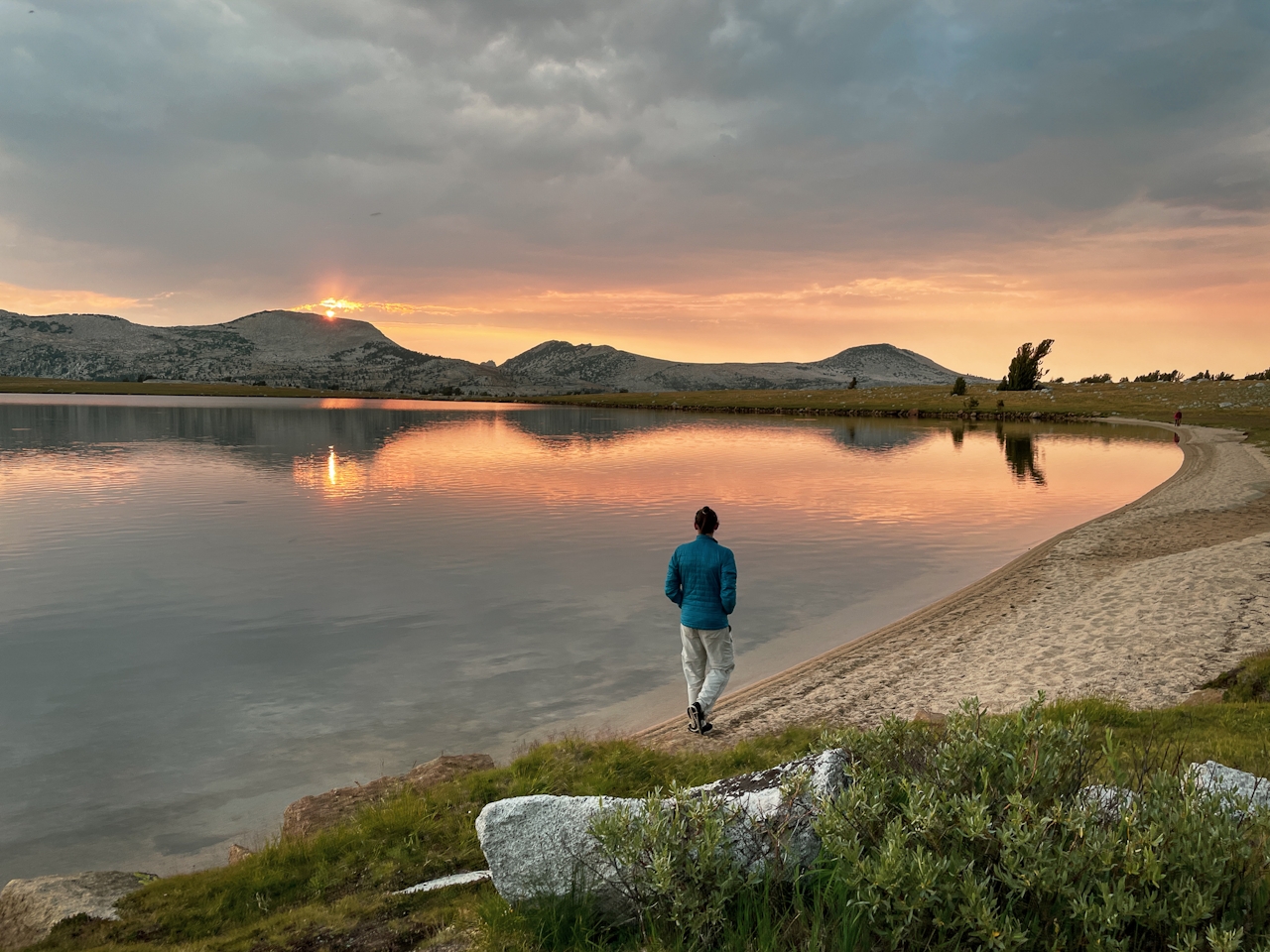 sunset camping at Evelyn Lake in Yosemite National Park