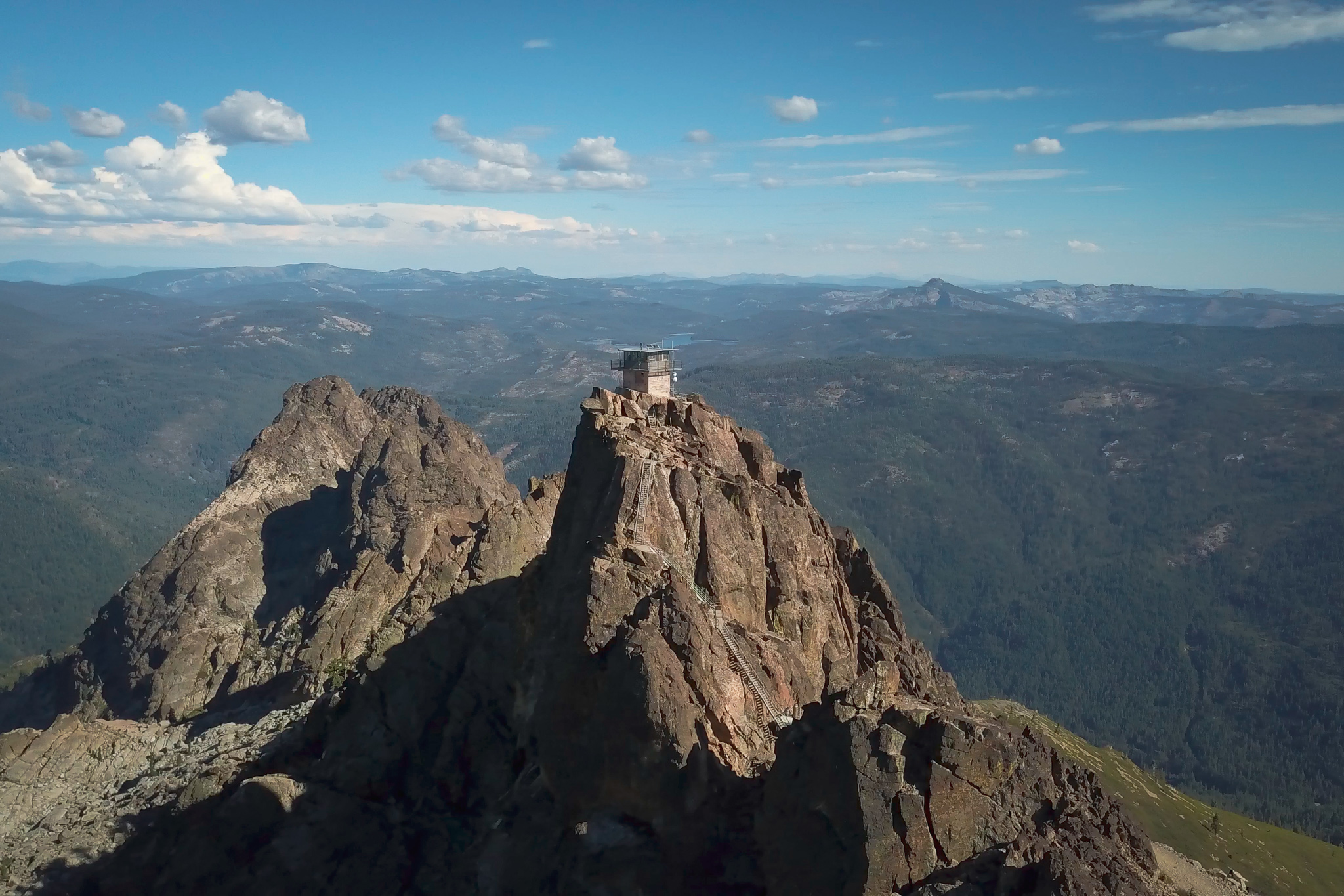 Hike to the Sierra Buttes Fire Lookout in the Lakes Basin 