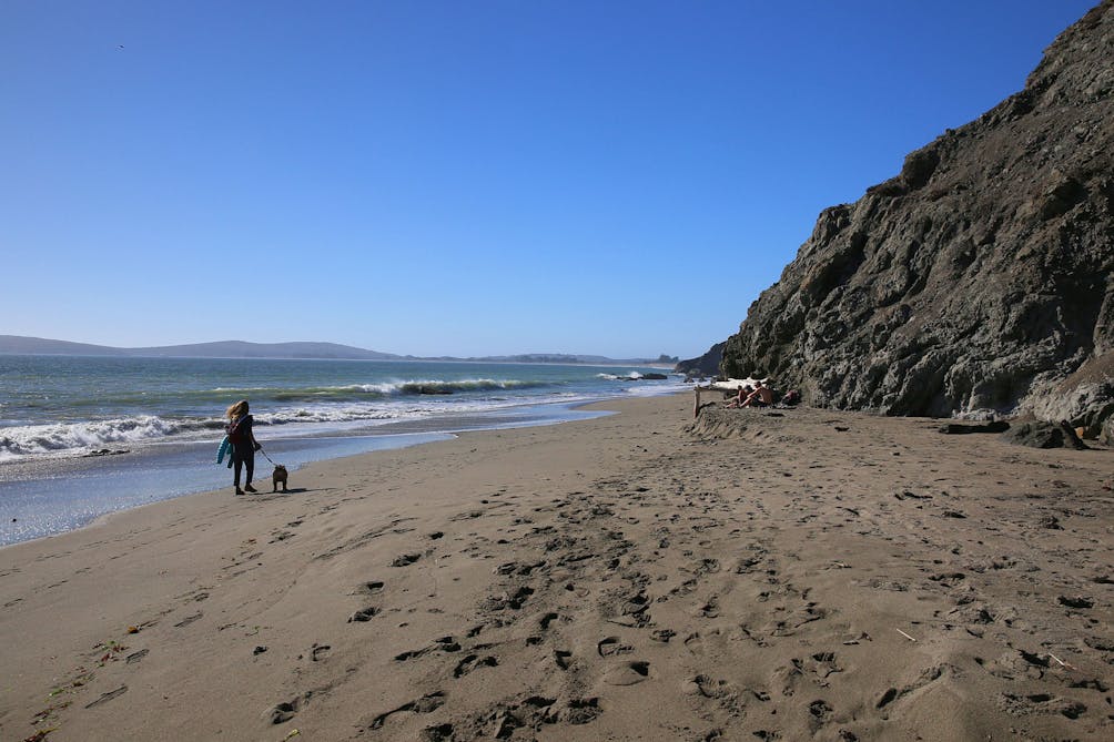 Hike in to Pinnacle Gulch Beach in Sonoma County 