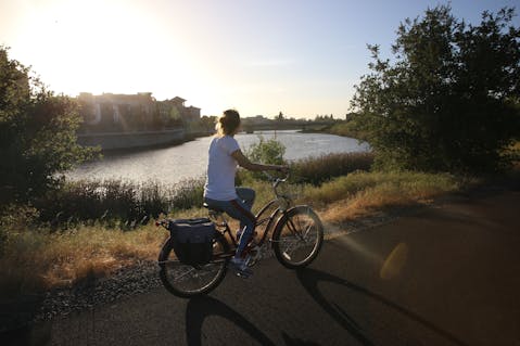 Beer in wine country? It all goes down nice and smooth when you pair your craft brew après with a paved, car-free bike trail paralleling the Napa River.