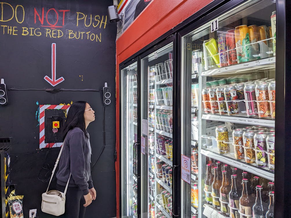 Shell gas station with artisan beer selection in Pasadena 