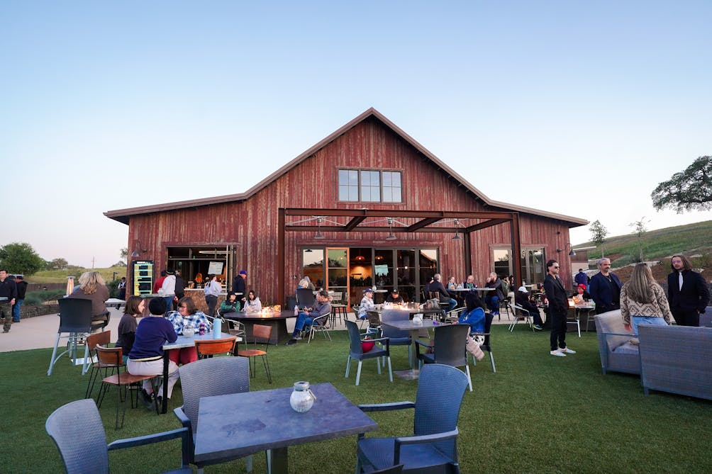 Live music at the Sensorio Mercado Restaurant in Bar in Paso Robles