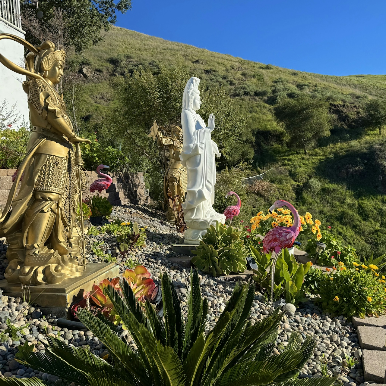 Buddha statues on the hillside at Dragon Mountain Park 