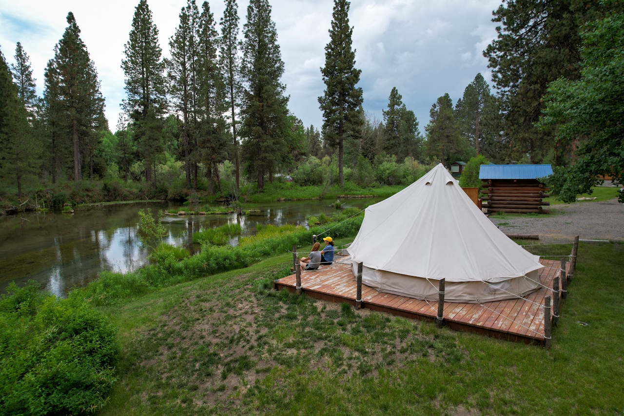 Glamp tent at Crater Lake Resort 