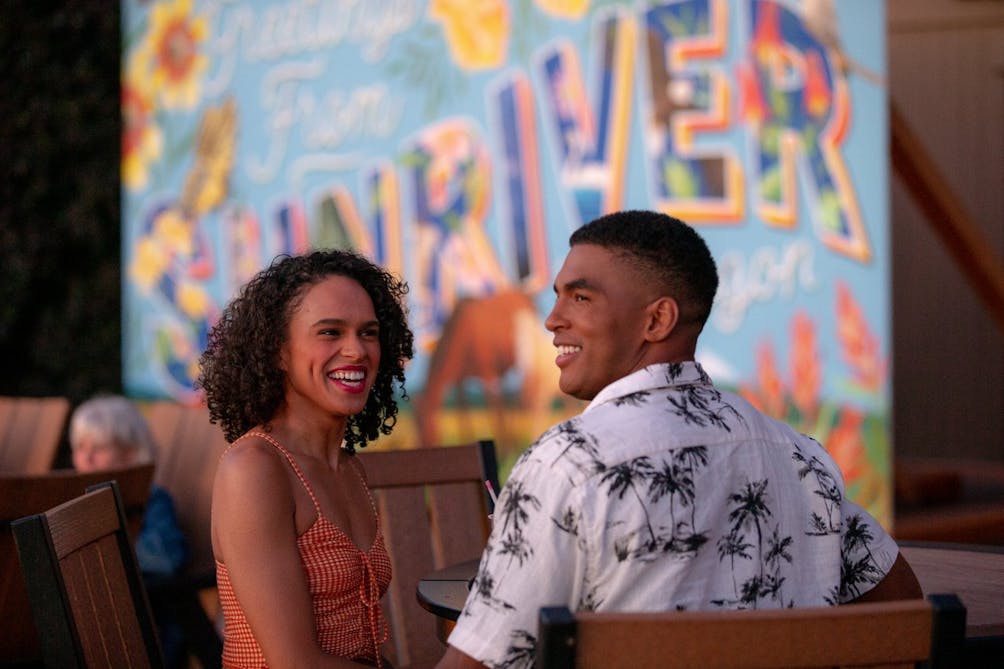 couple enjoying Oregon mural