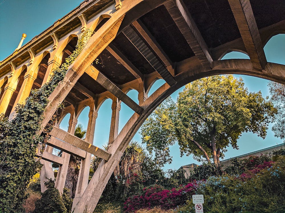 Urban hike to the Shakespeare Bridge in LA 
