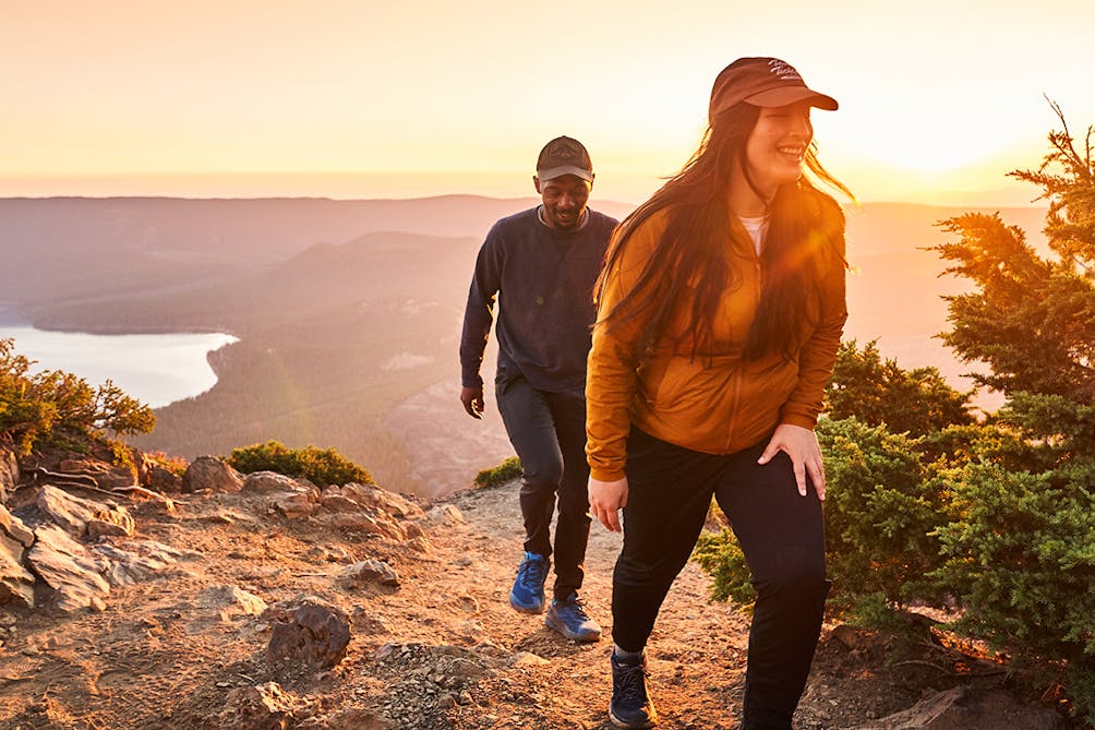 couple hiking in Central Oregon