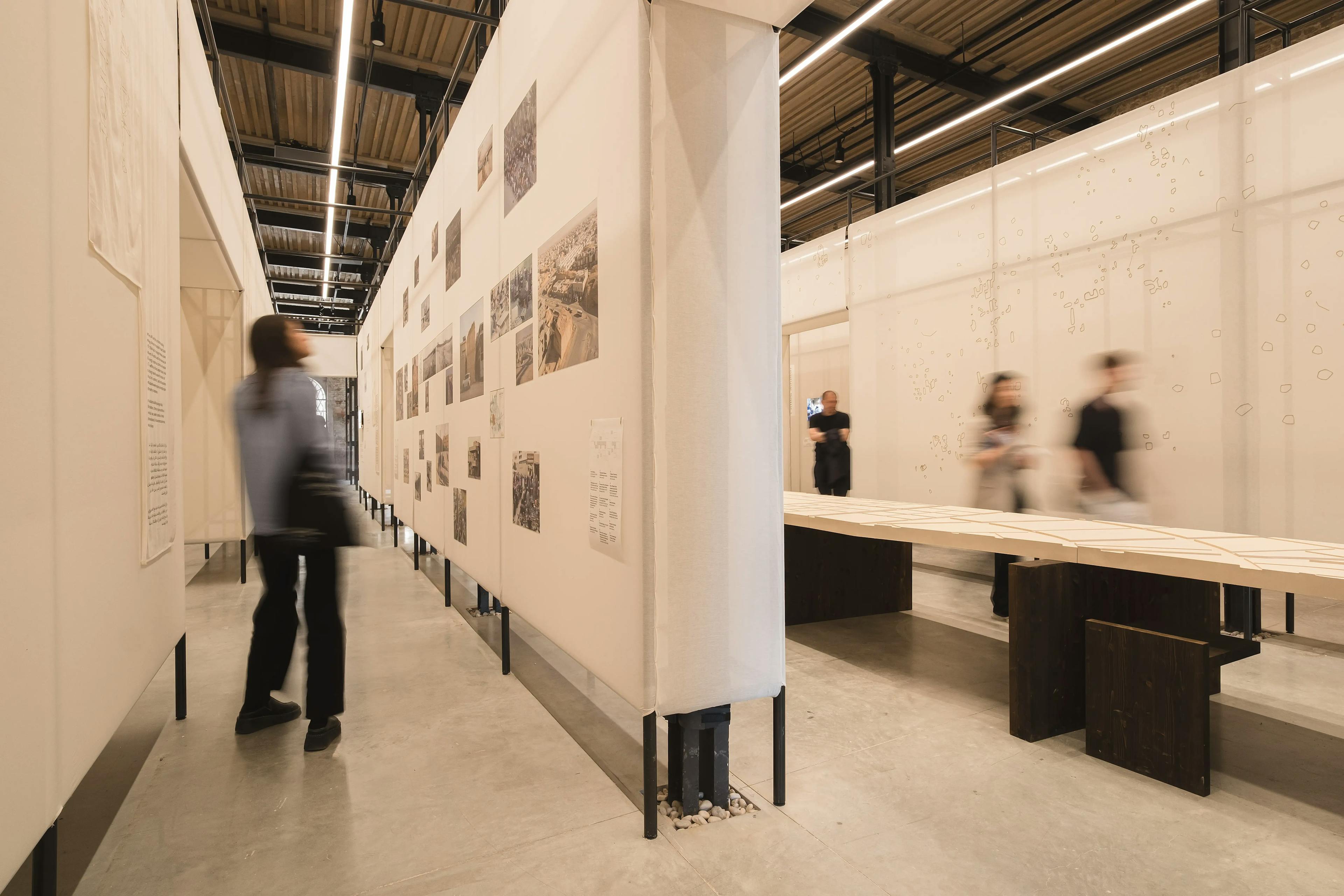Vista parziale dell'installazione prodotta e coordinata da We Exhibit per il Padiglione Arabia Saudita alla Biennale di Venezia 2025