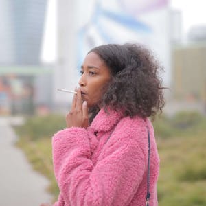 6 consigli per aiutare una persona cara a smettere di fumare