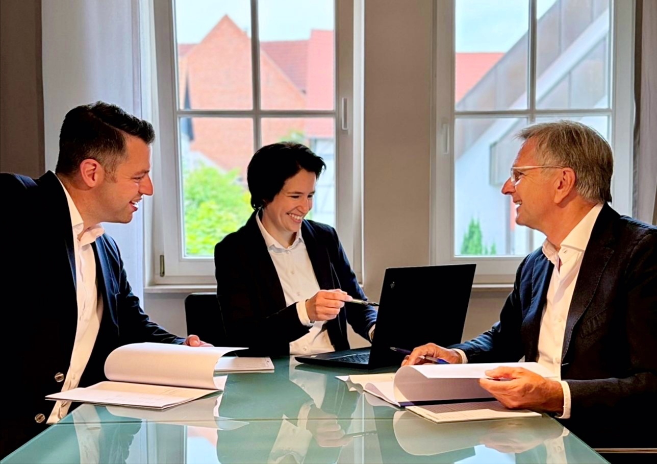 Philipp Ise, Daniela Ladda und Dr. Klaus-Michael Weide