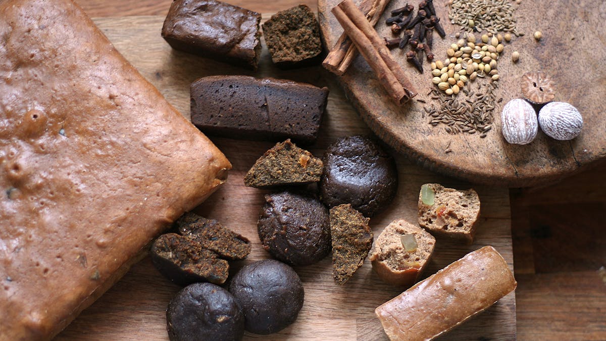 Historical gingerbreads and spices
