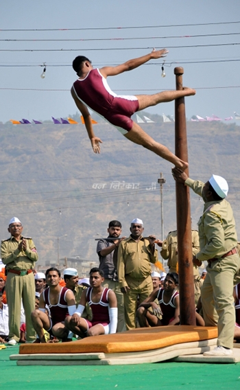 Mallakhamb display in Maharashtra