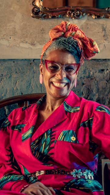 Headshot of Karen Arthur