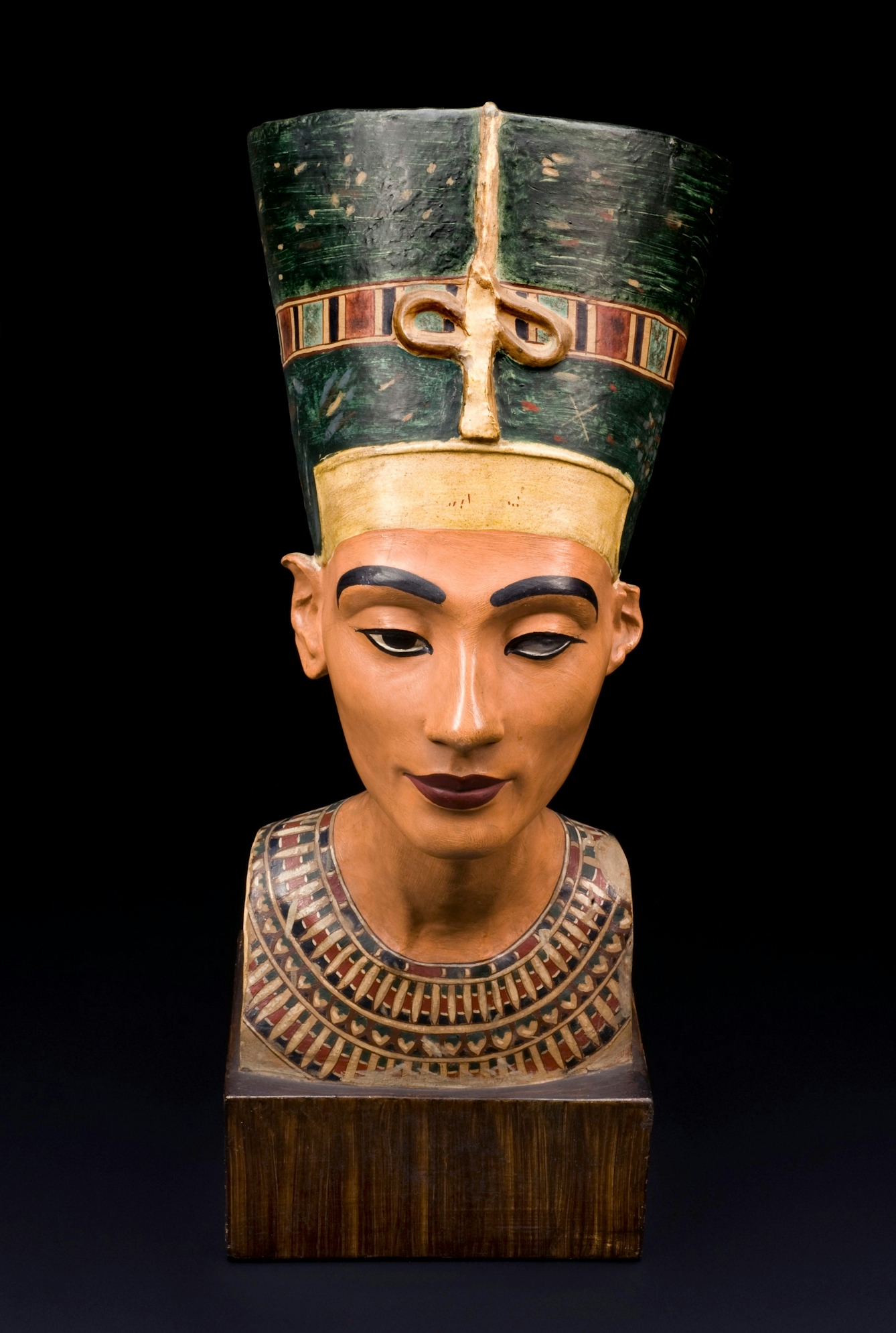 Bust of Queen Nefertiti 