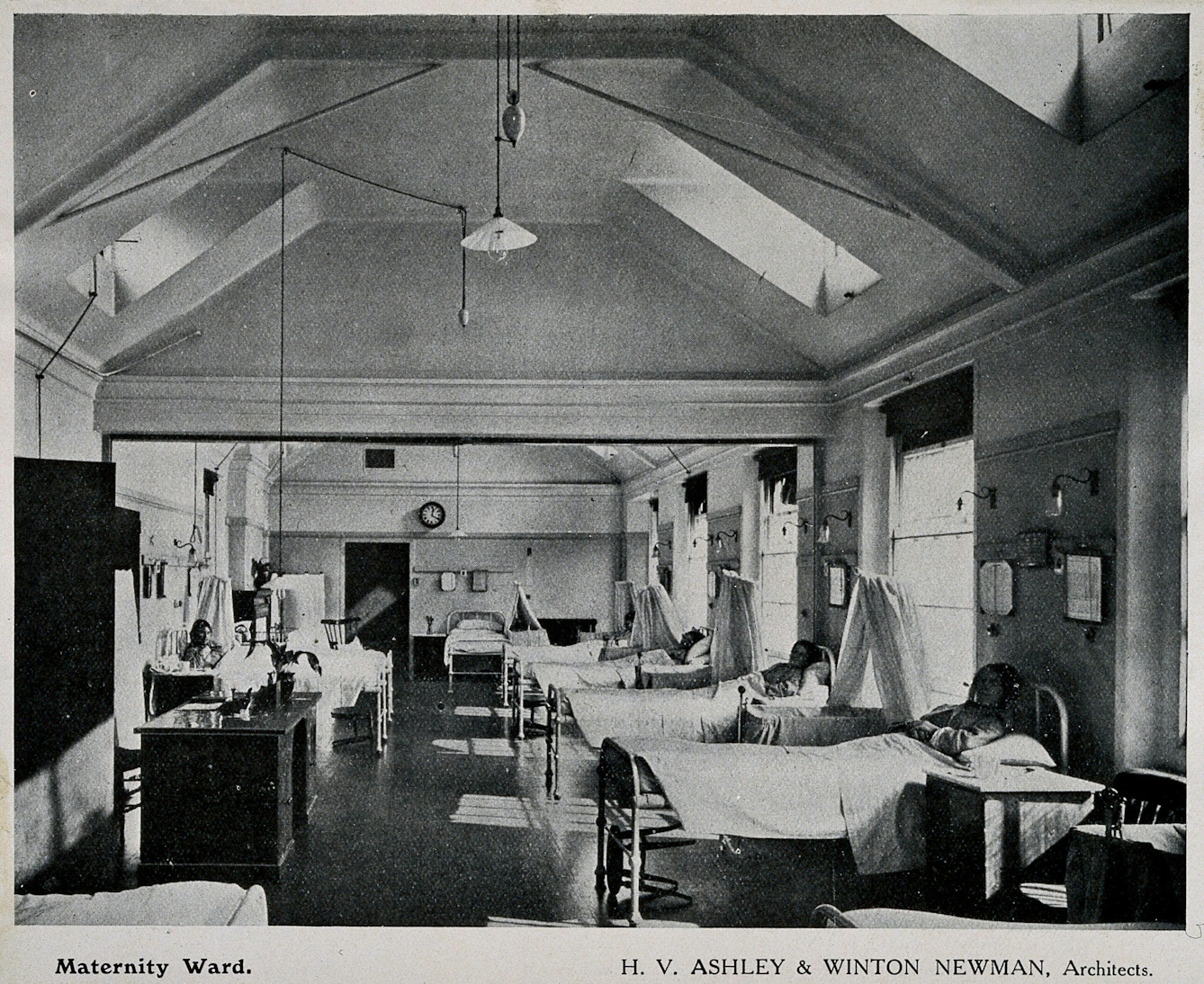 Black-and-white print showing the interior of the maternity ward at the Royal Free Hospital, London in 1913.