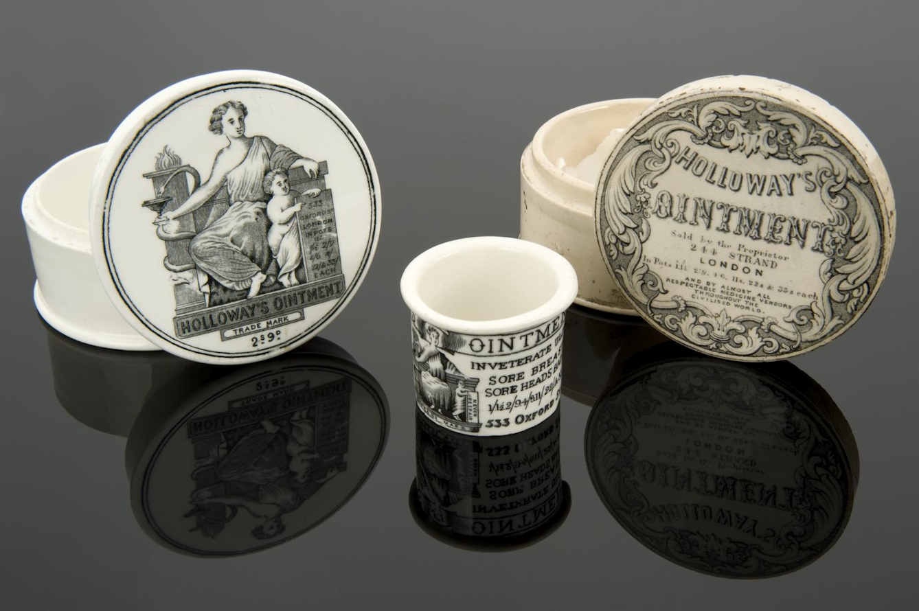 Dispensing pot for Holloway's ointment, England, 1839-1867
