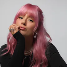 Photo of Ellen Atlanta with pink hair