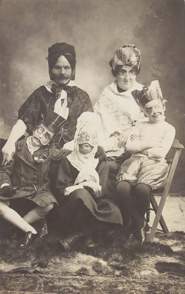 Family portrait, photograph, c.1910