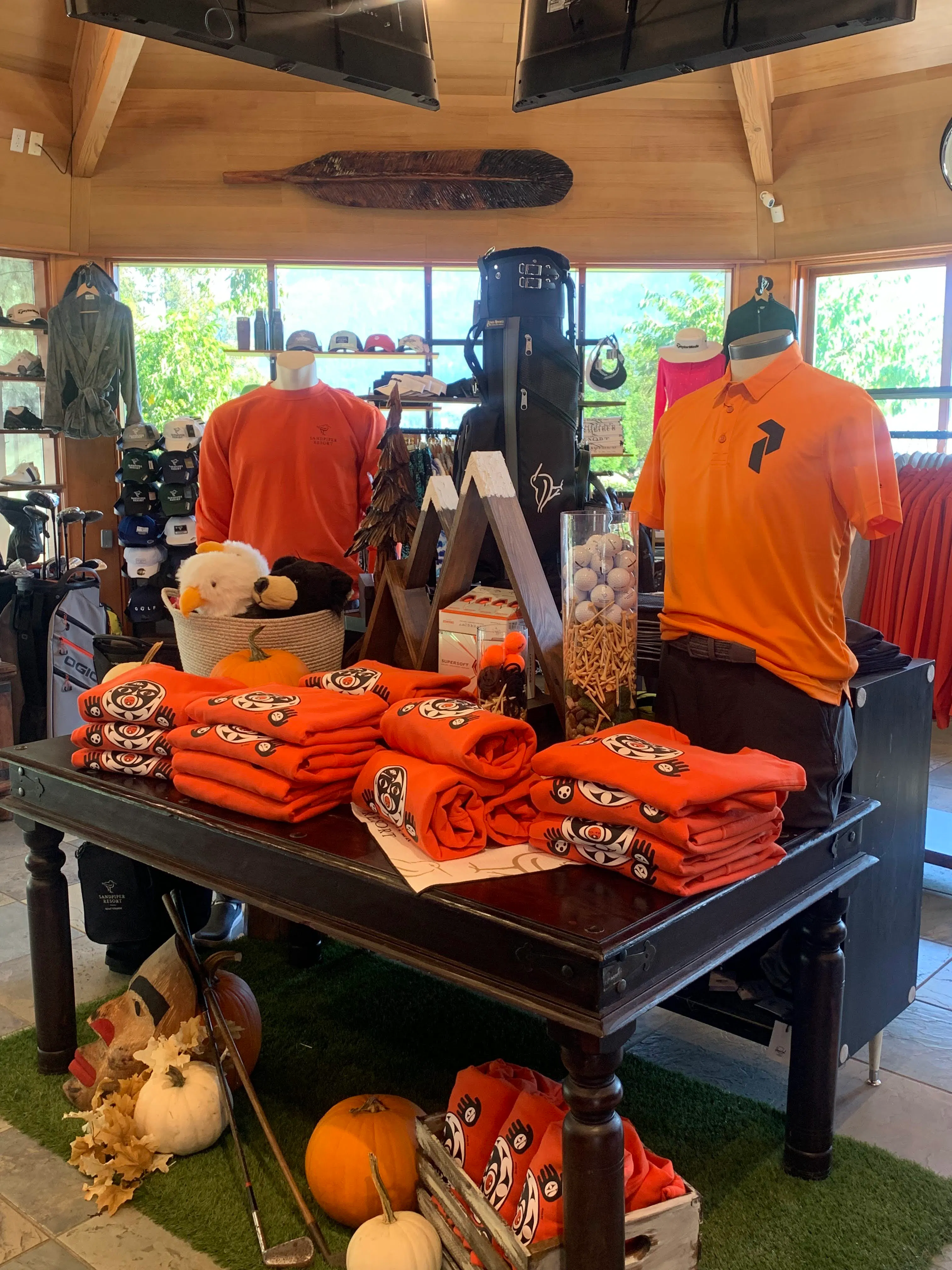 Sandpiper Resort pro shop shelving and product layout by West Golf Group