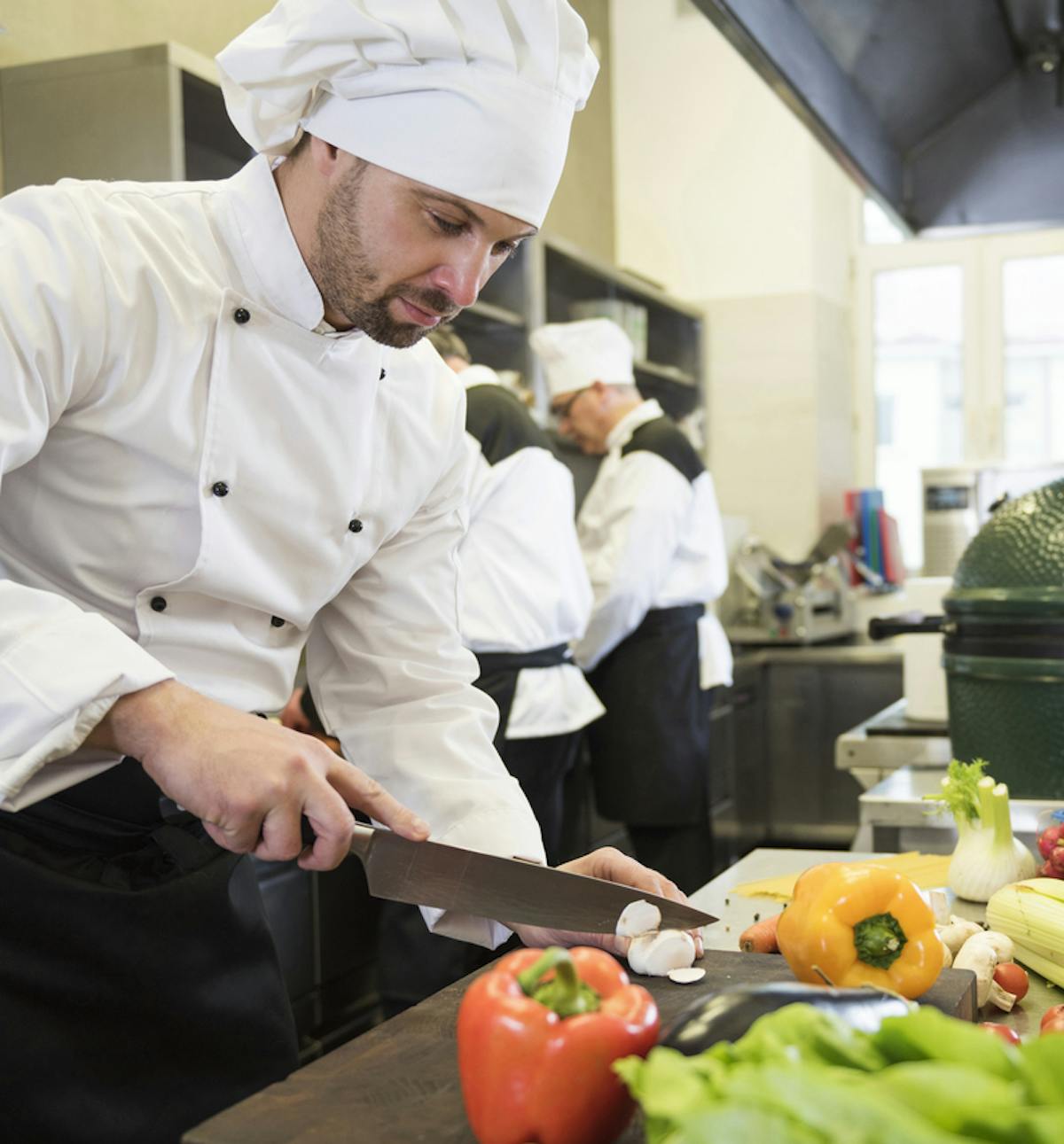 ¿Por qué es importante la inocuidad en la Industria de Servicios de Alimentación?