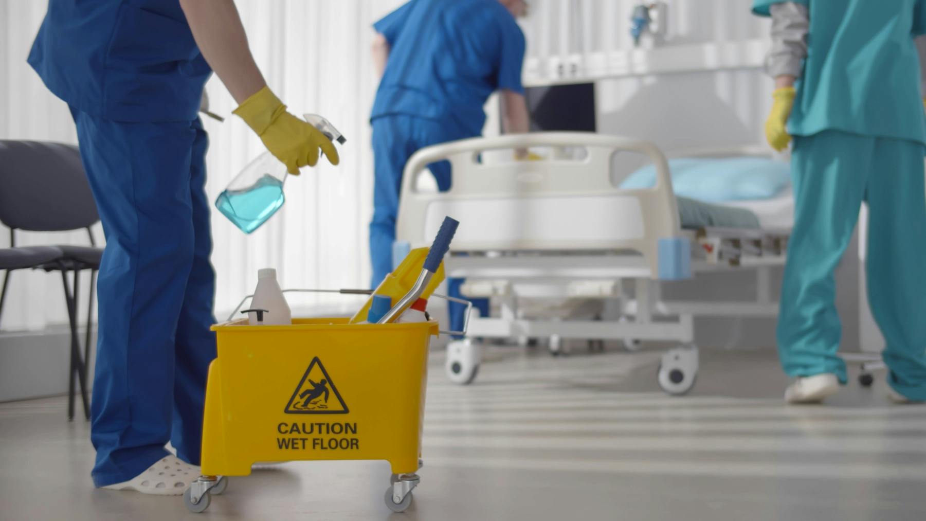 Pasos para una correcta limpieza y desinfección de superficies y ambientes hospitalarios