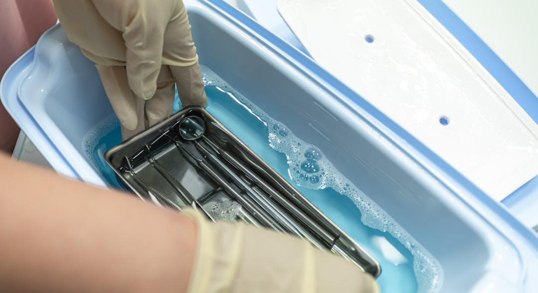 2.Lavado con detergente enzimático