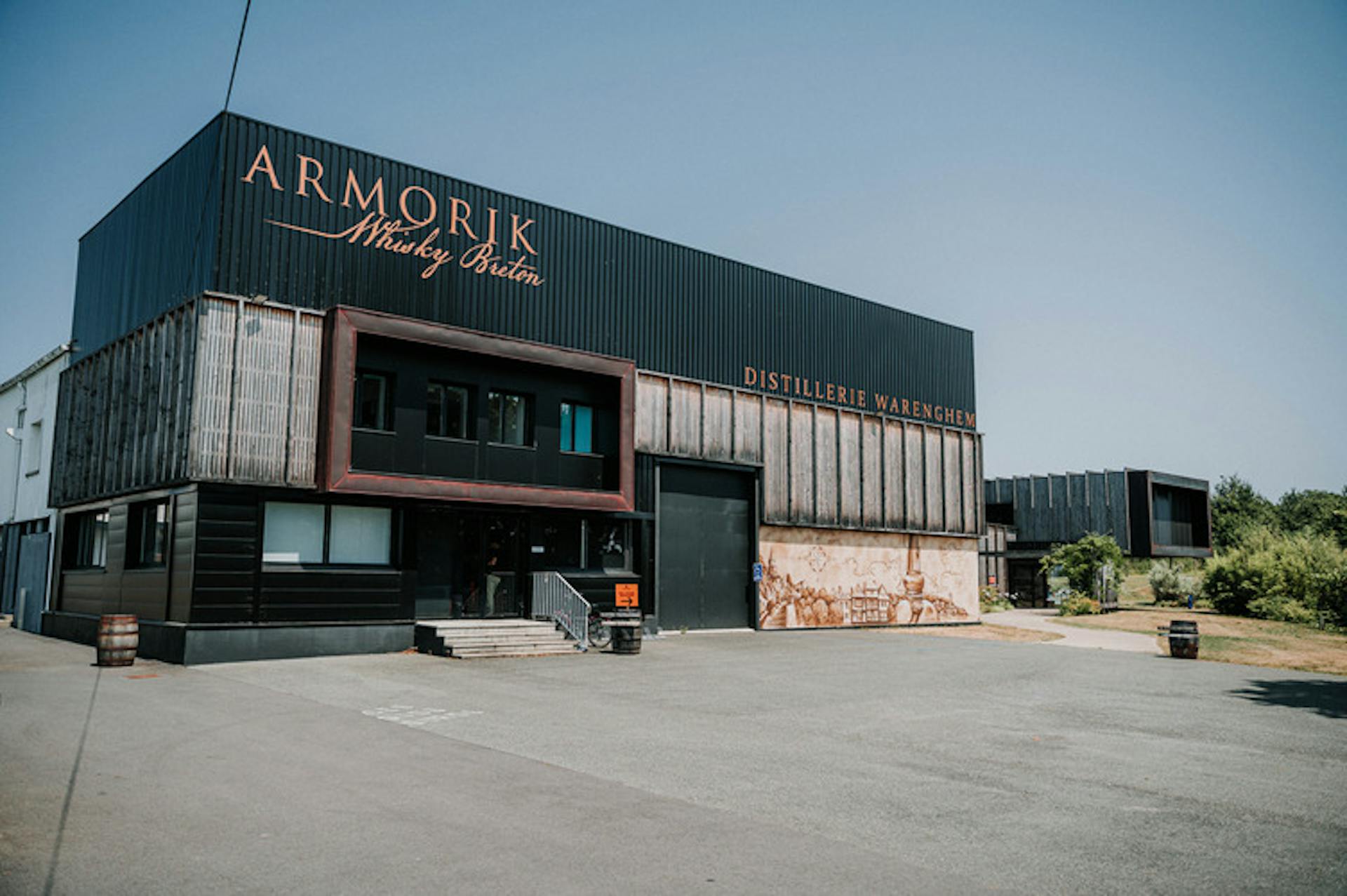 Devanture de la distillerie Armorik