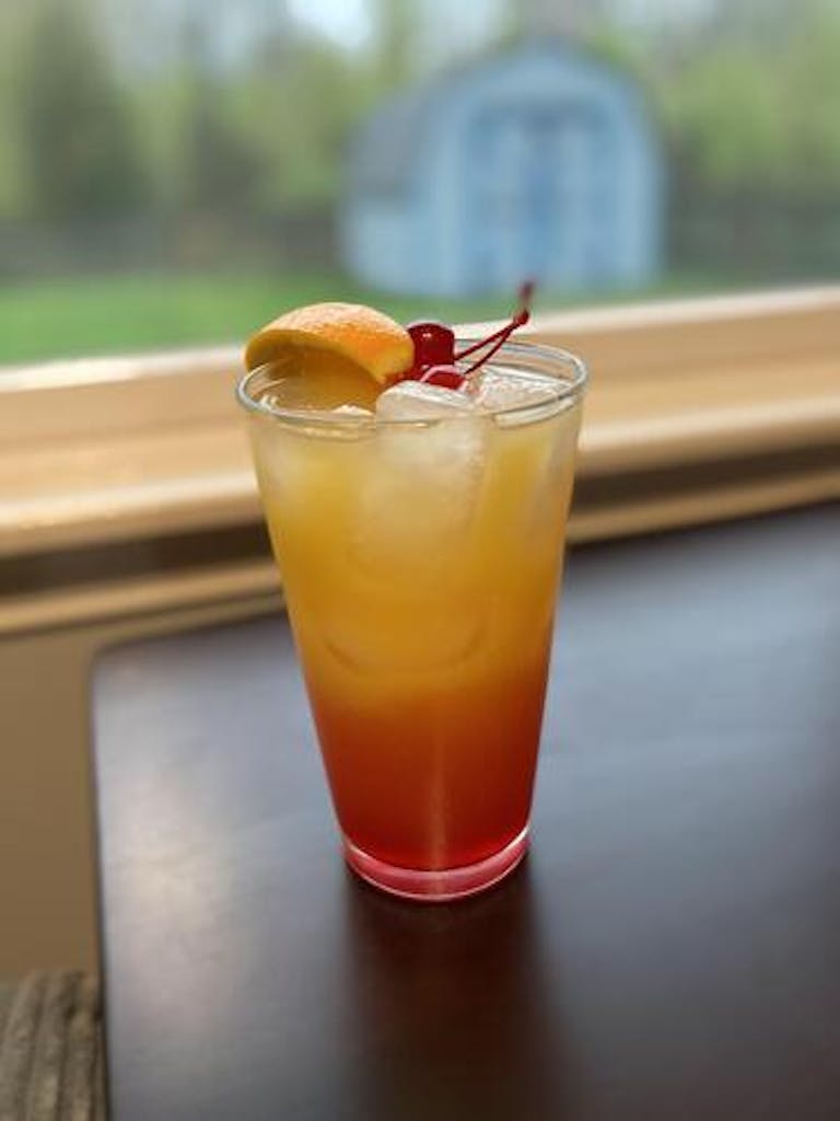 Amaretto Sunrise cocktail